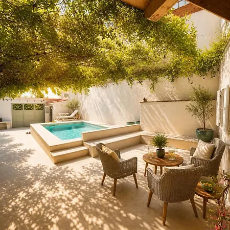 Cotton House Pool & Garden *