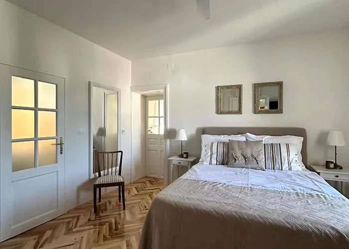 Privatunterkunft Cotton House *